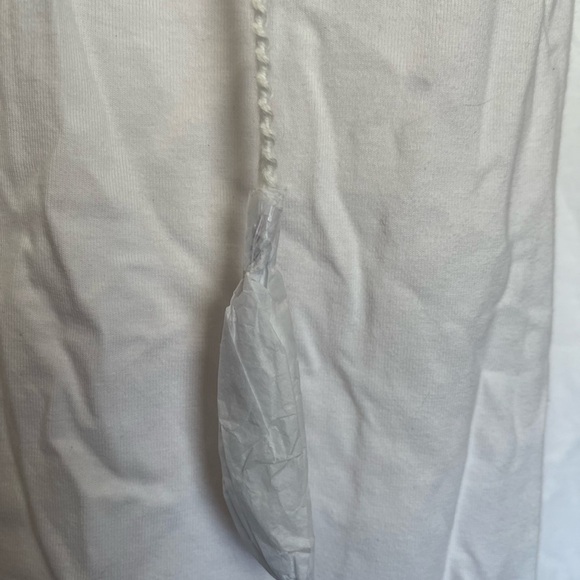 Eyelet Bouse - Picture 8 of 11